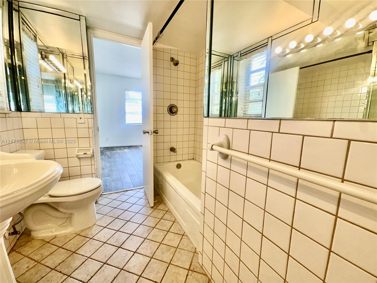 VICTORIA PARK TOWER CONDO - Residential Lease