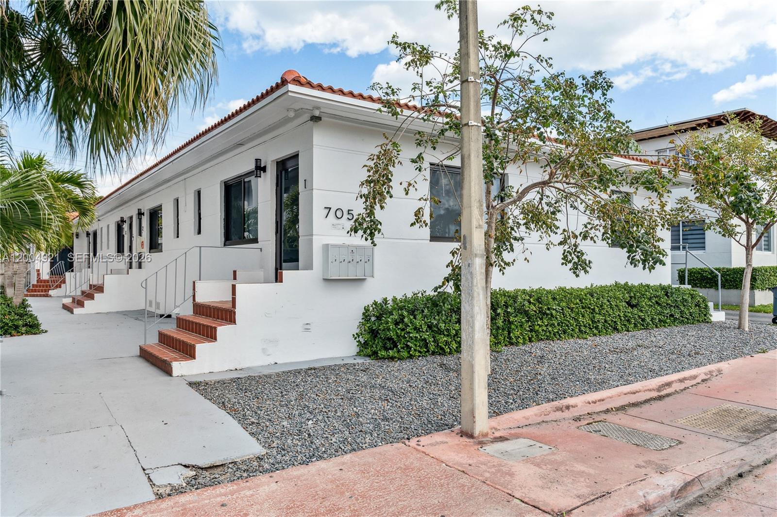 BISCAYNE BEACH SUB - Residential Lease