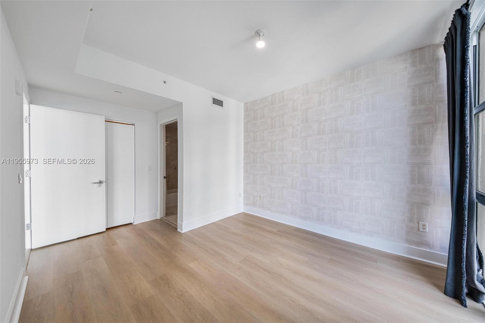 THE ATRIUM AT AVENTURA CO - Residential Lease