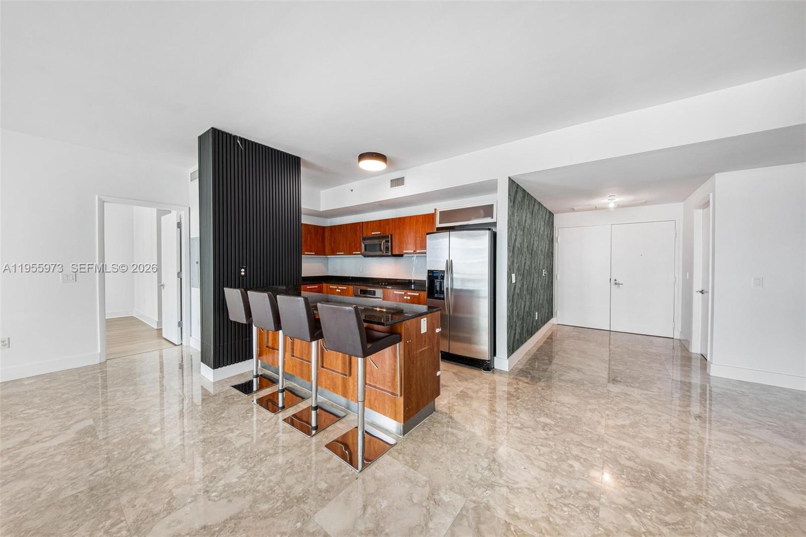 3131 NE 188th St 2-803