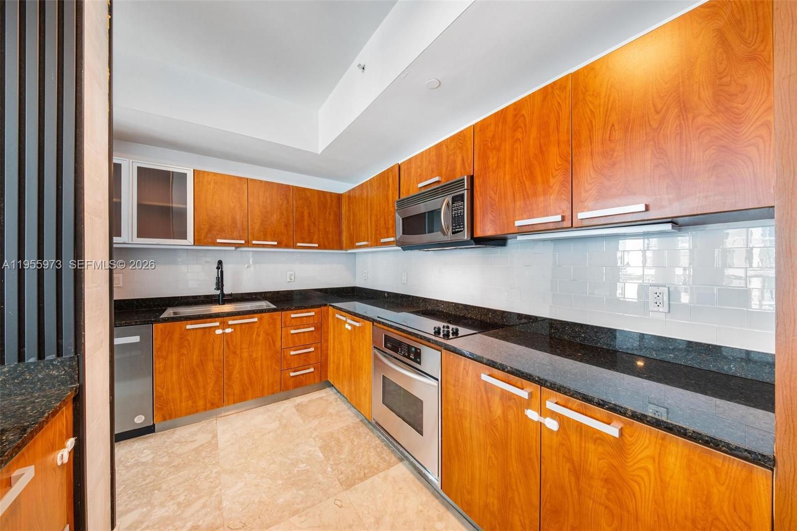 3131 NE 188th St 2-803