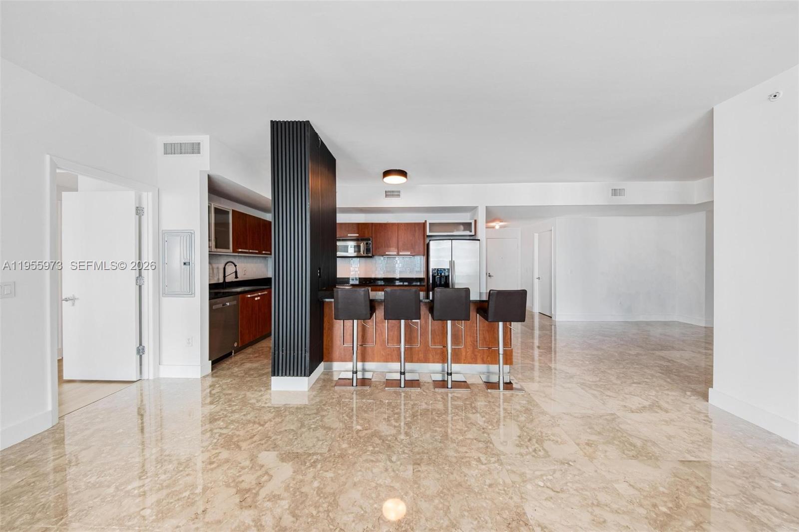 3131 NE 188th St 2-803