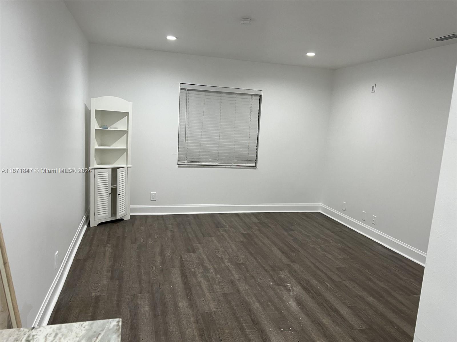 BOCA LAKES CONDO - Residential