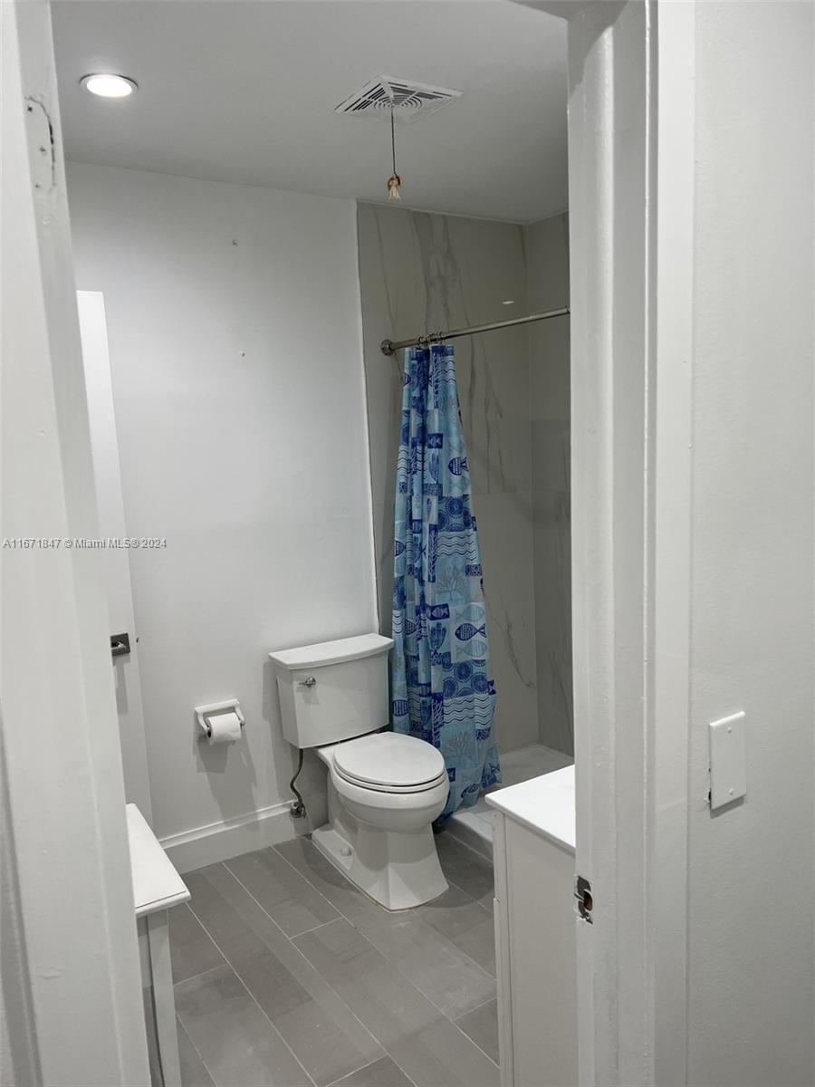 BOCA LAKES CONDO - Residential