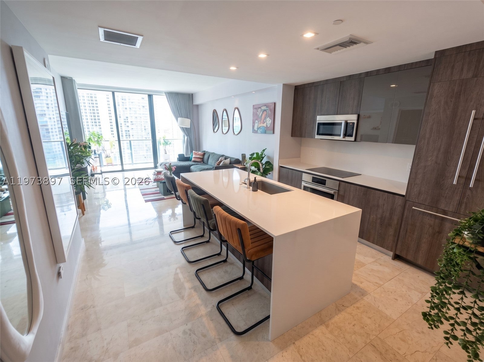 68 SE 6th St 1806