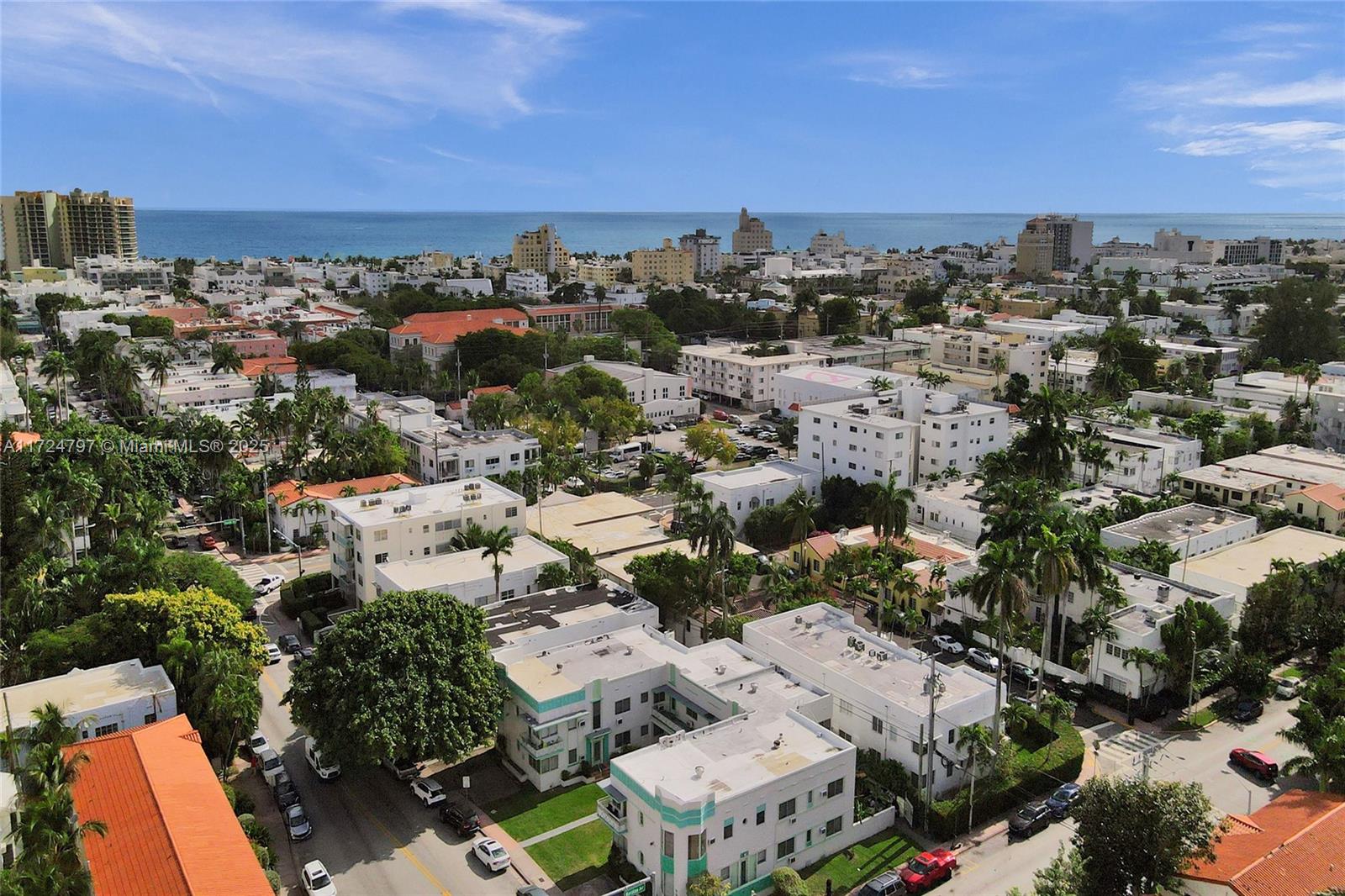 ESPANOLA WAY VILLAS CONDO - Residential