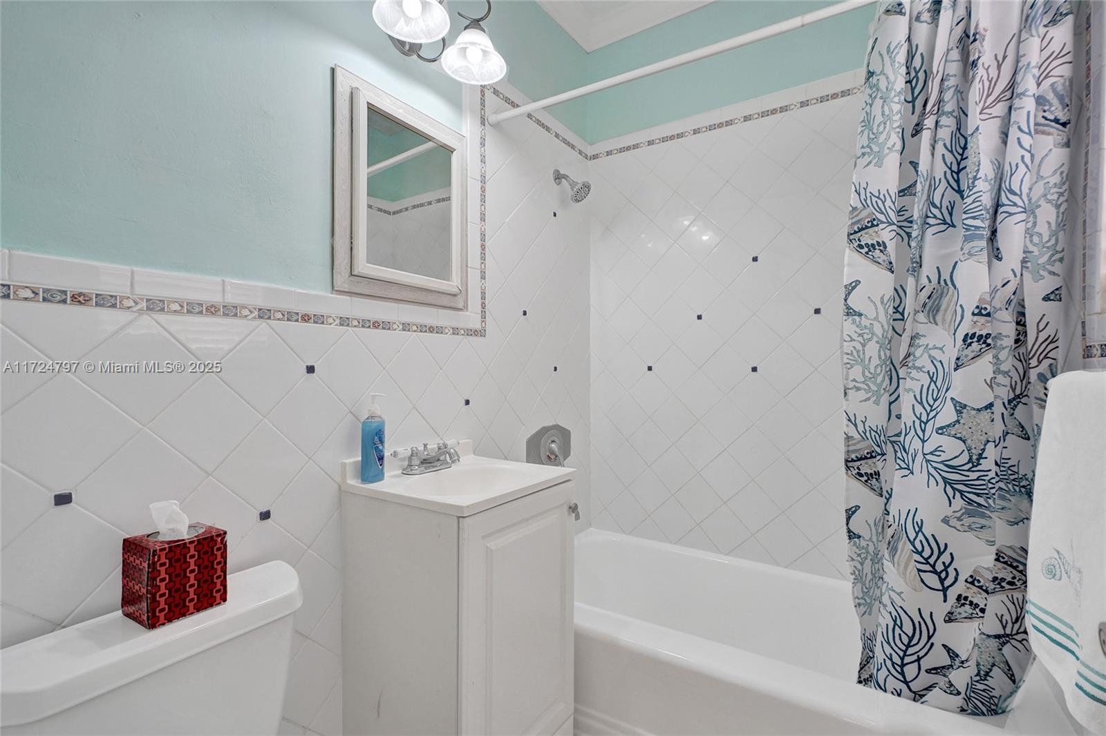 ESPANOLA WAY VILLAS CONDO - Residential
