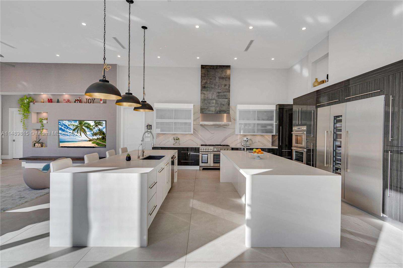 PLANTATION ACRES - Residential