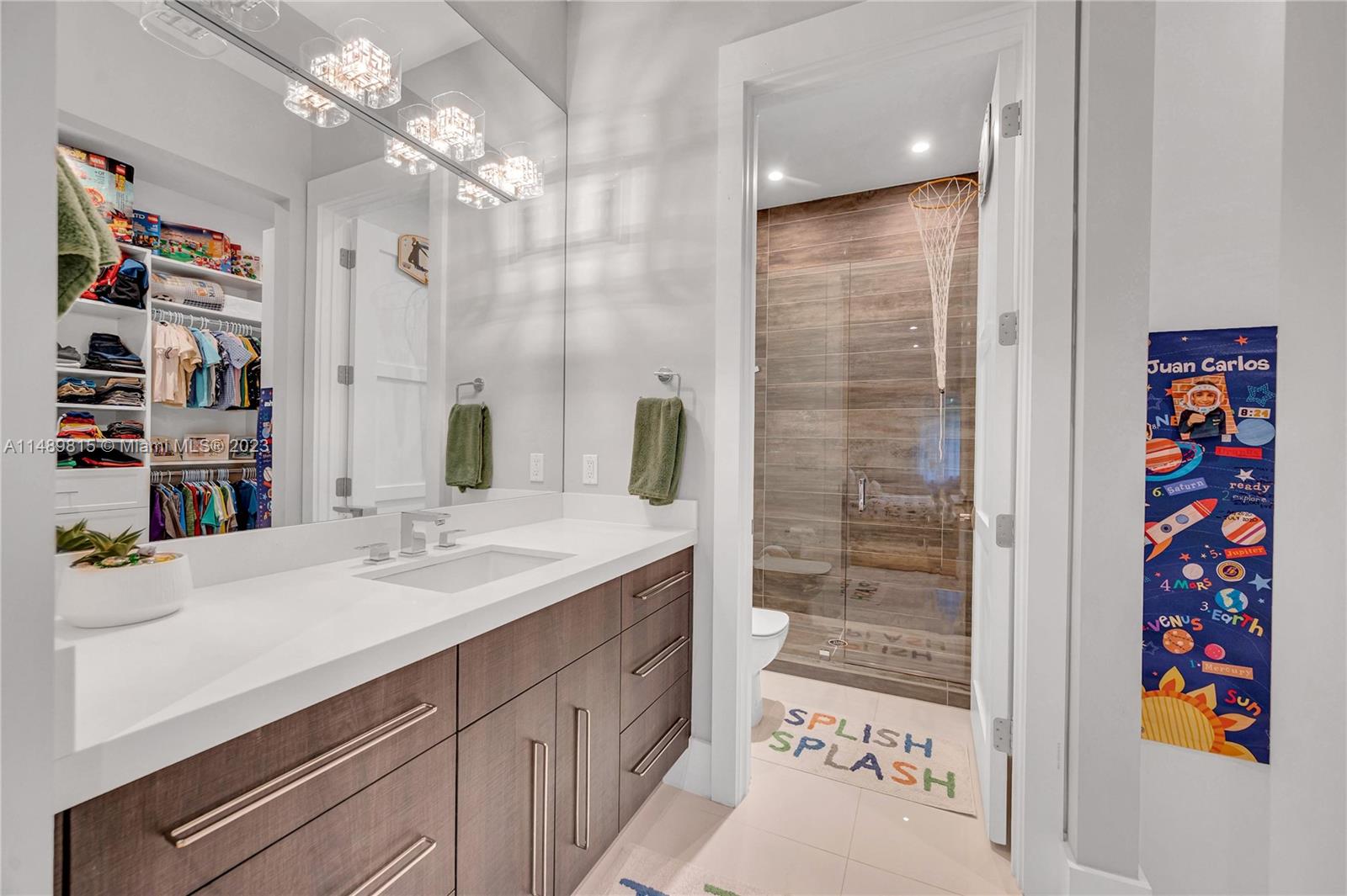 PLANTATION ACRES - Residential