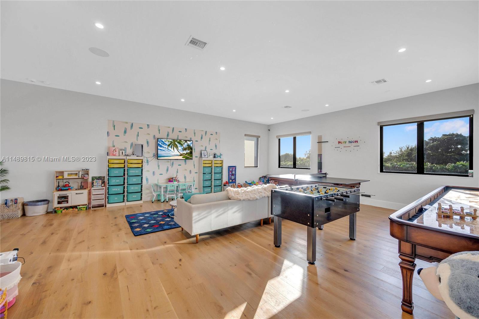 PLANTATION ACRES - Residential