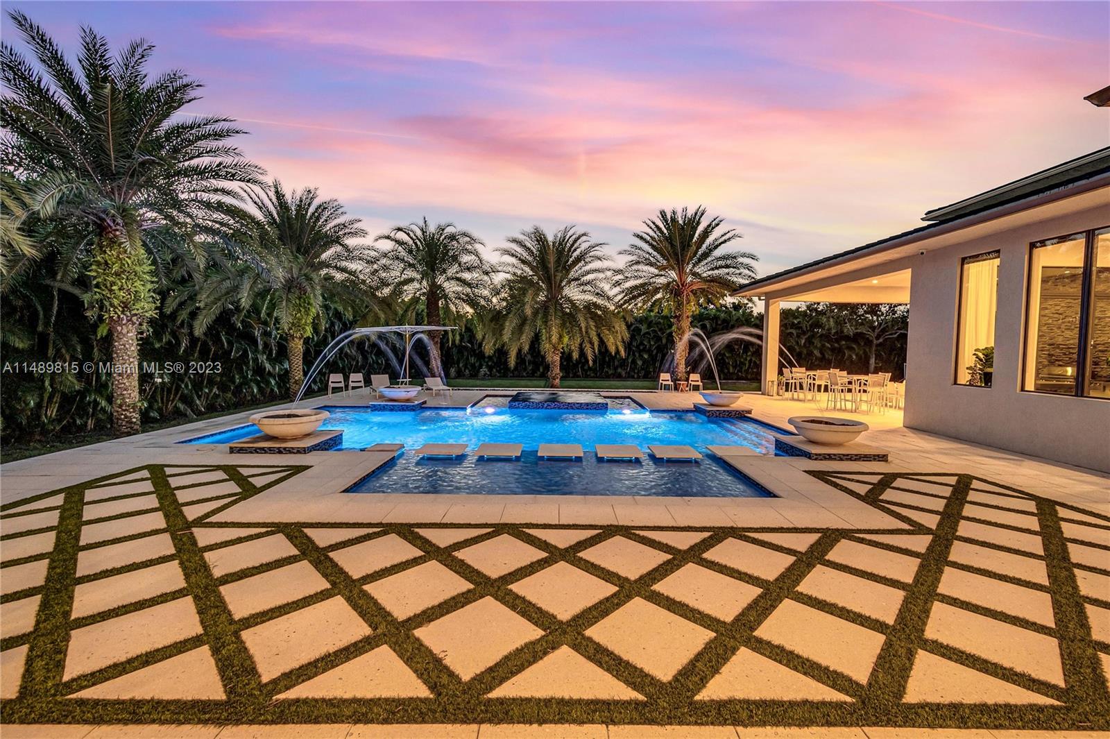 PLANTATION ACRES - Residential