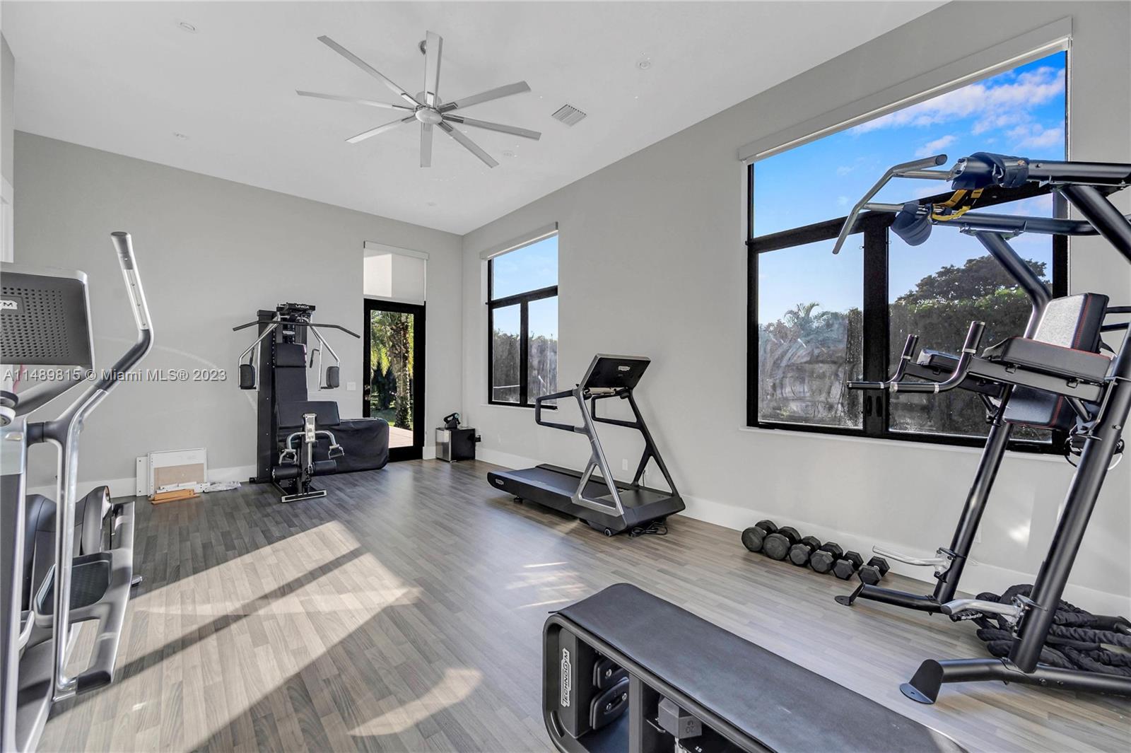 PLANTATION ACRES - Residential