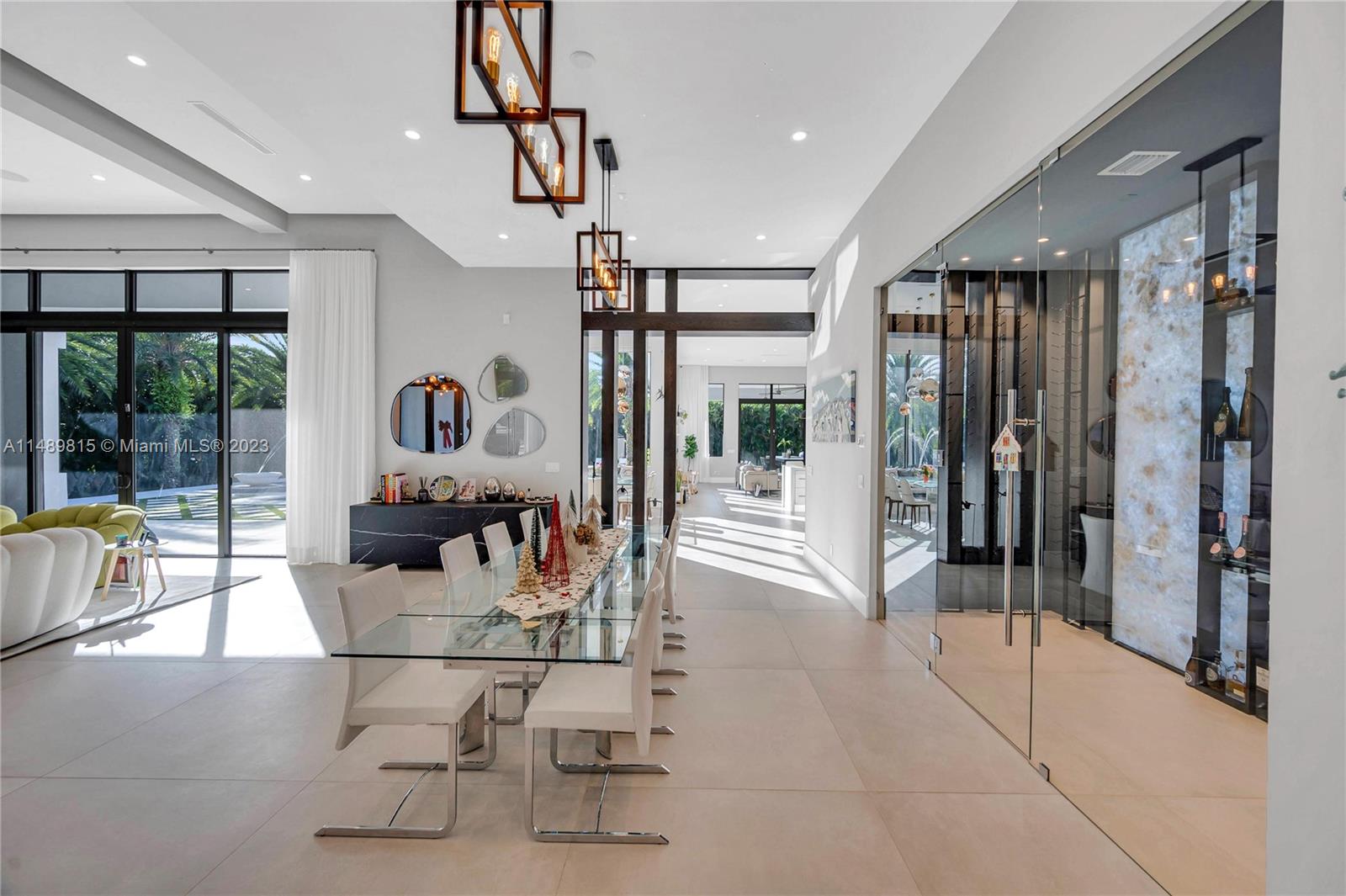 PLANTATION ACRES - Residential