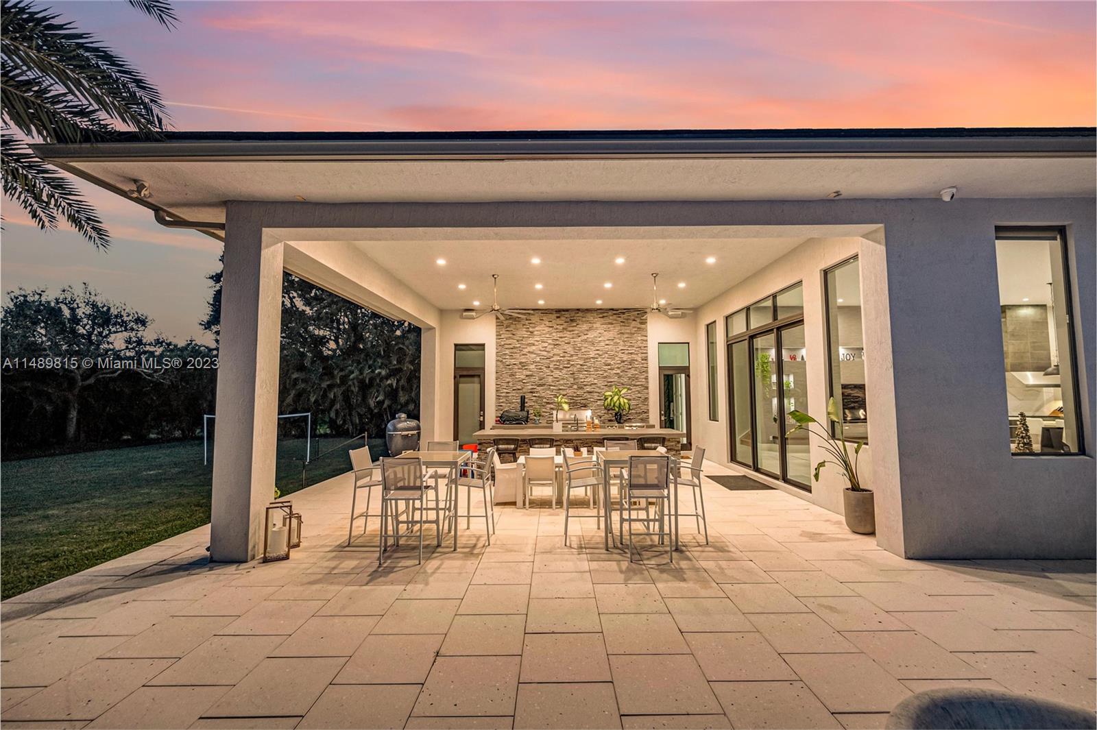 PLANTATION ACRES - Residential