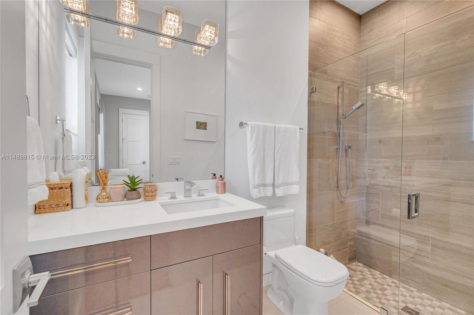 PLANTATION ACRES - Residential