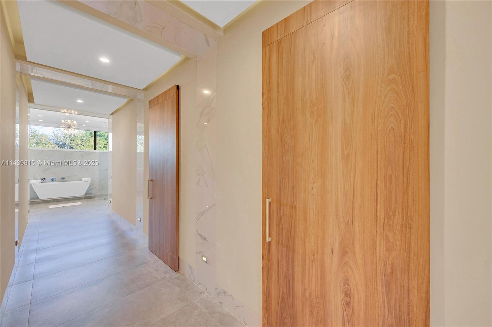 PLANTATION ACRES - Residential