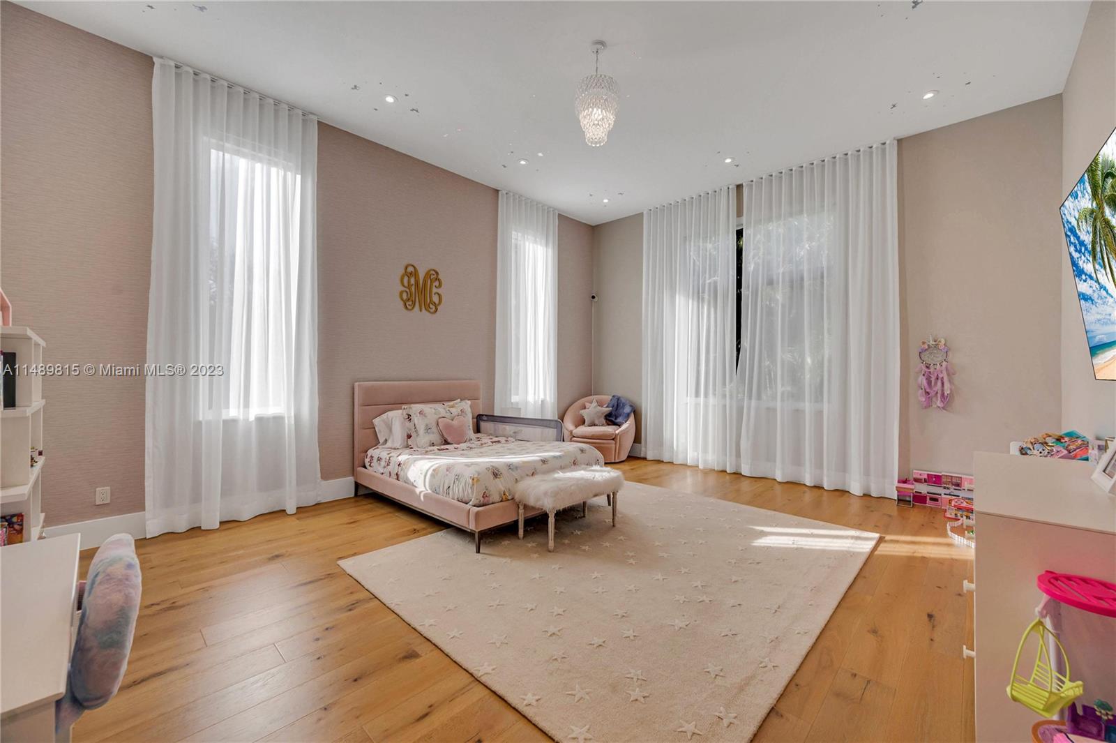 PLANTATION ACRES - Residential