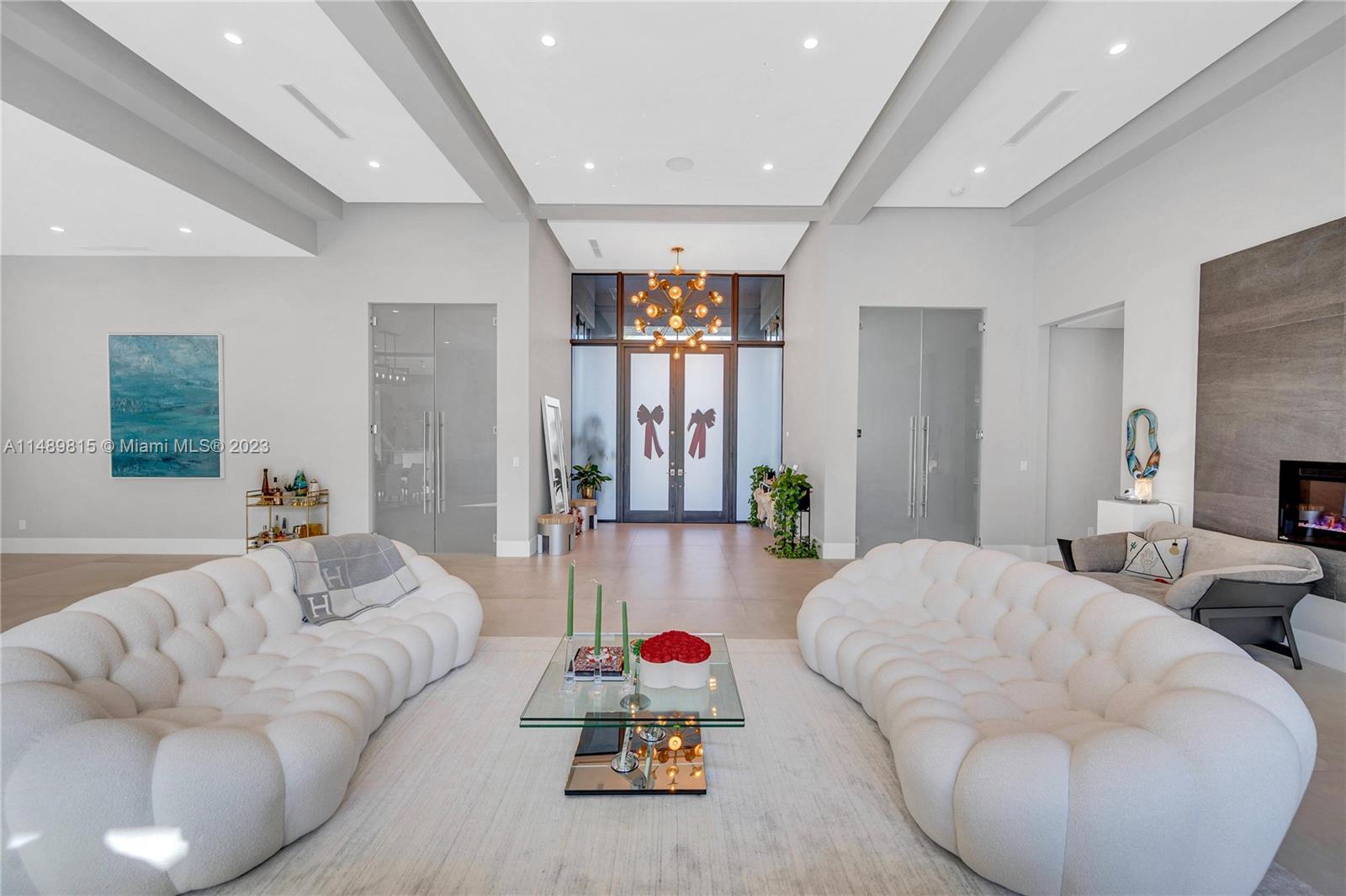 PLANTATION ACRES - Residential