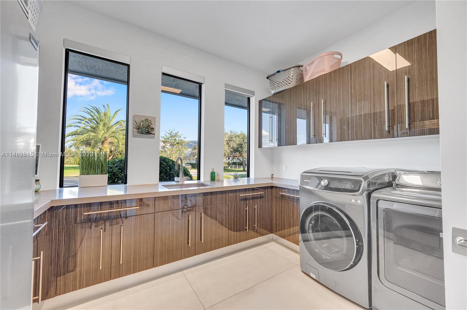 PLANTATION ACRES - Residential