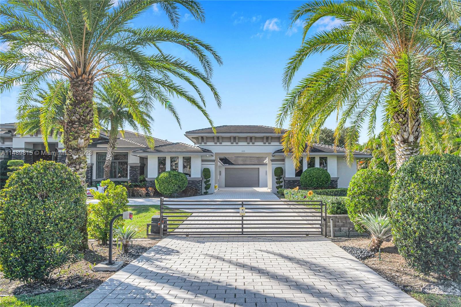 PLANTATION ACRES - Residential