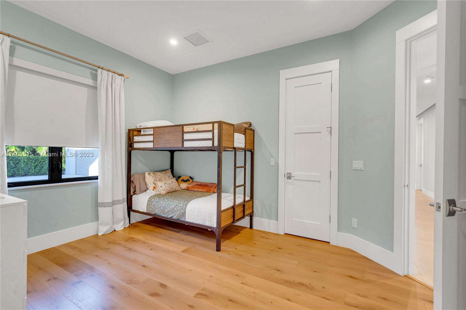 PLANTATION ACRES - Residential