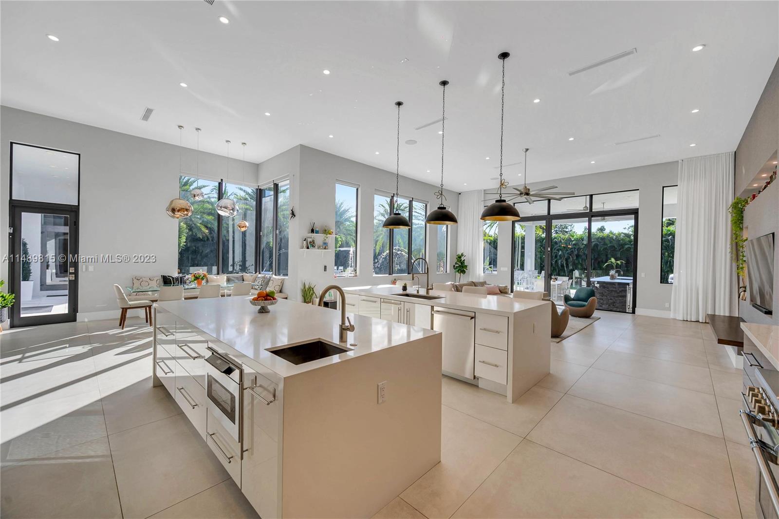 PLANTATION ACRES - Residential