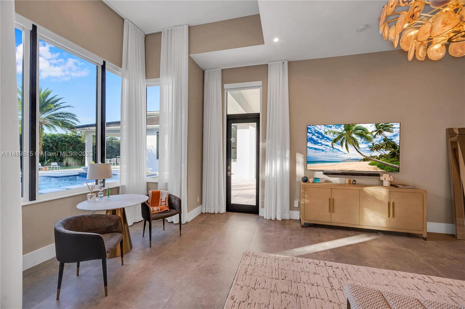 PLANTATION ACRES - Residential