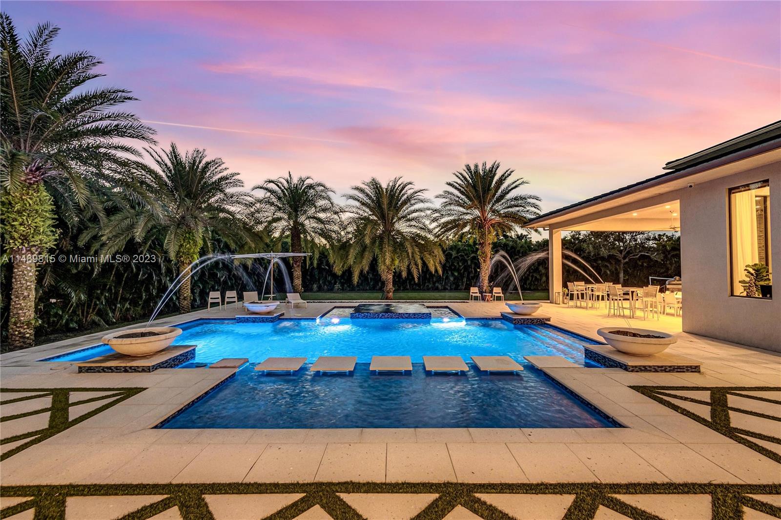 PLANTATION ACRES - Residential