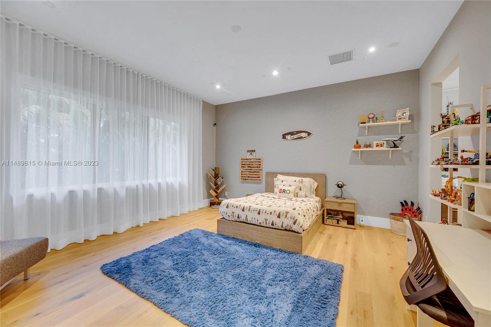 PLANTATION ACRES - Residential