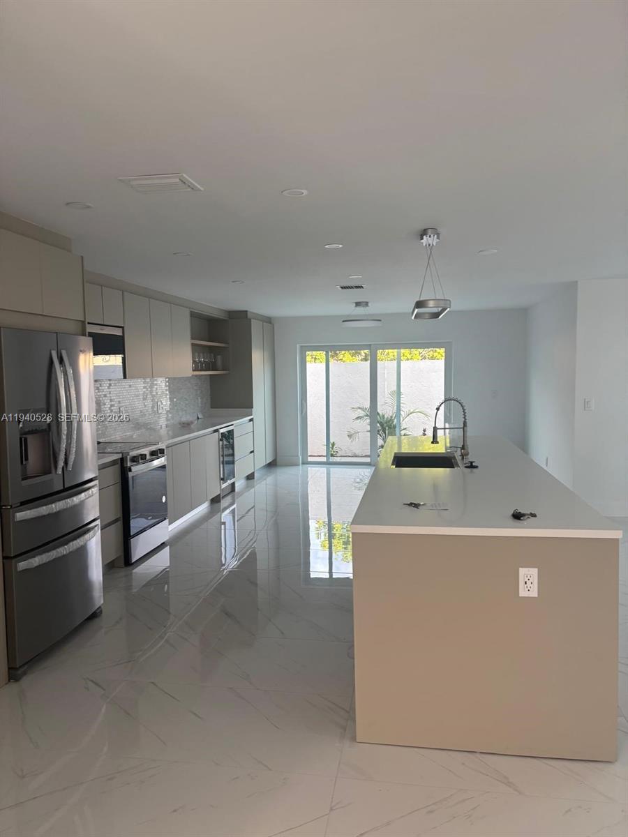 CHARLESTOWNE - Residential