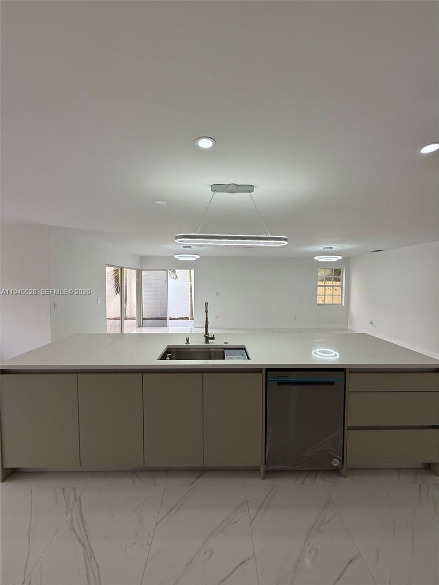 CHARLESTOWNE - Residential