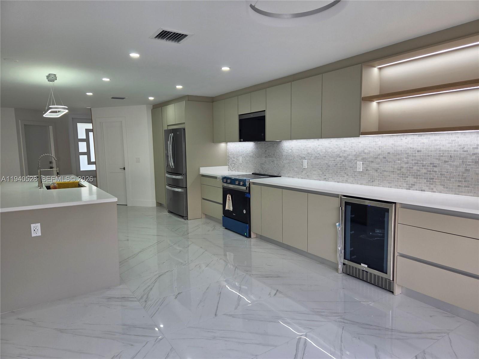 CHARLESTOWNE - Residential