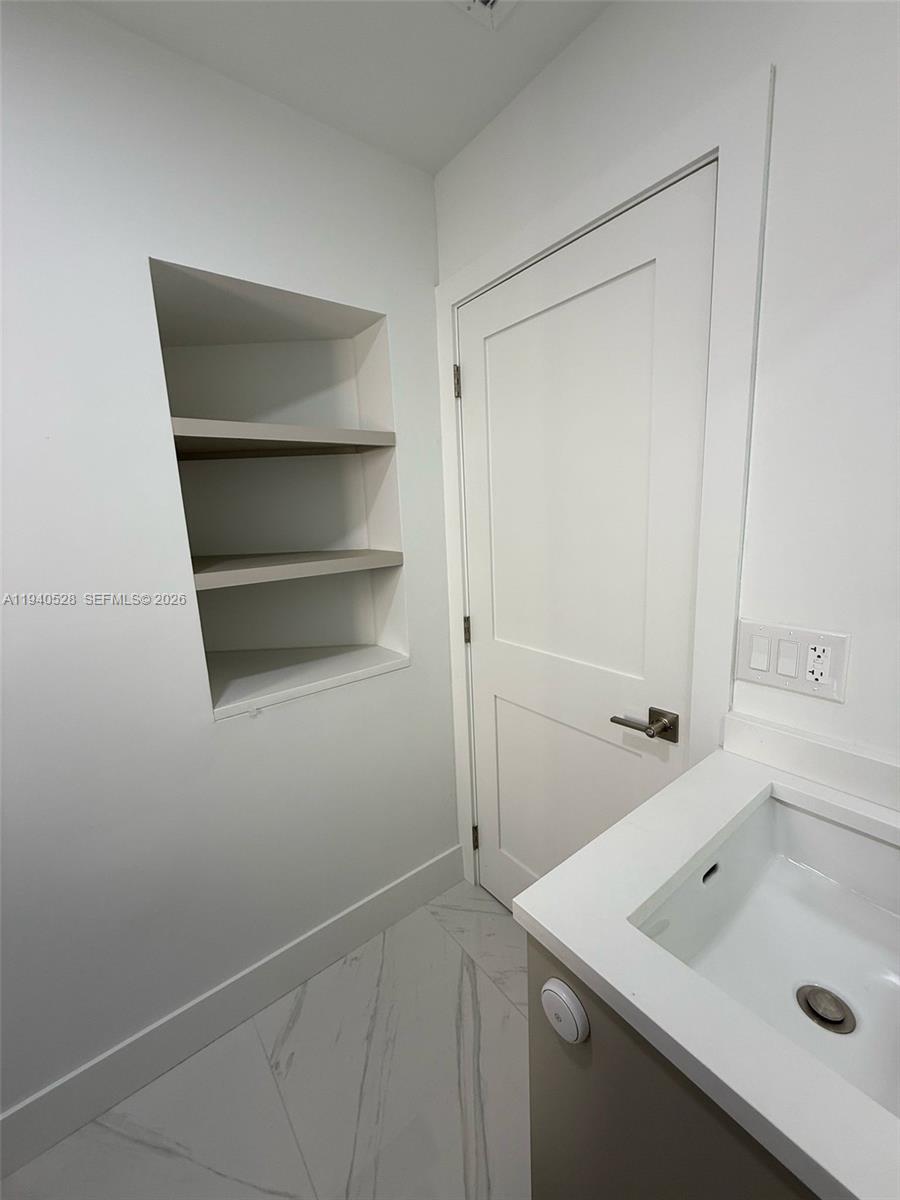 CHARLESTOWNE - Residential