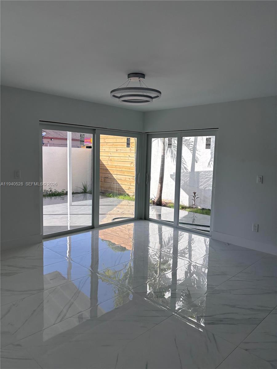 CHARLESTOWNE - Residential