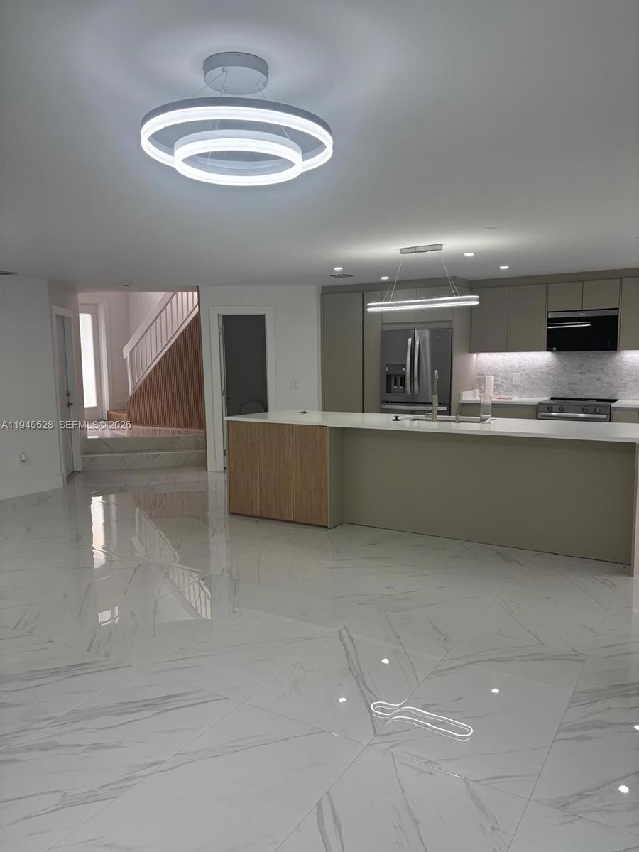 CHARLESTOWNE - Residential