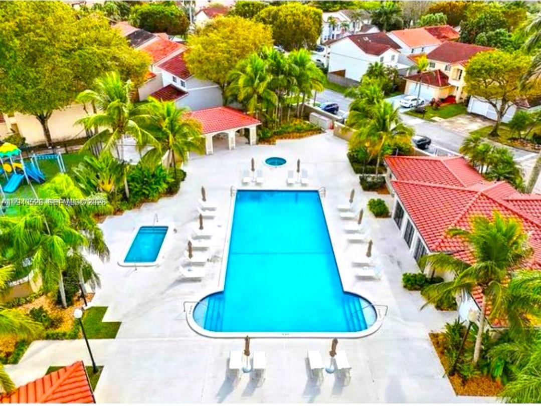 CHARLESTOWNE - Residential