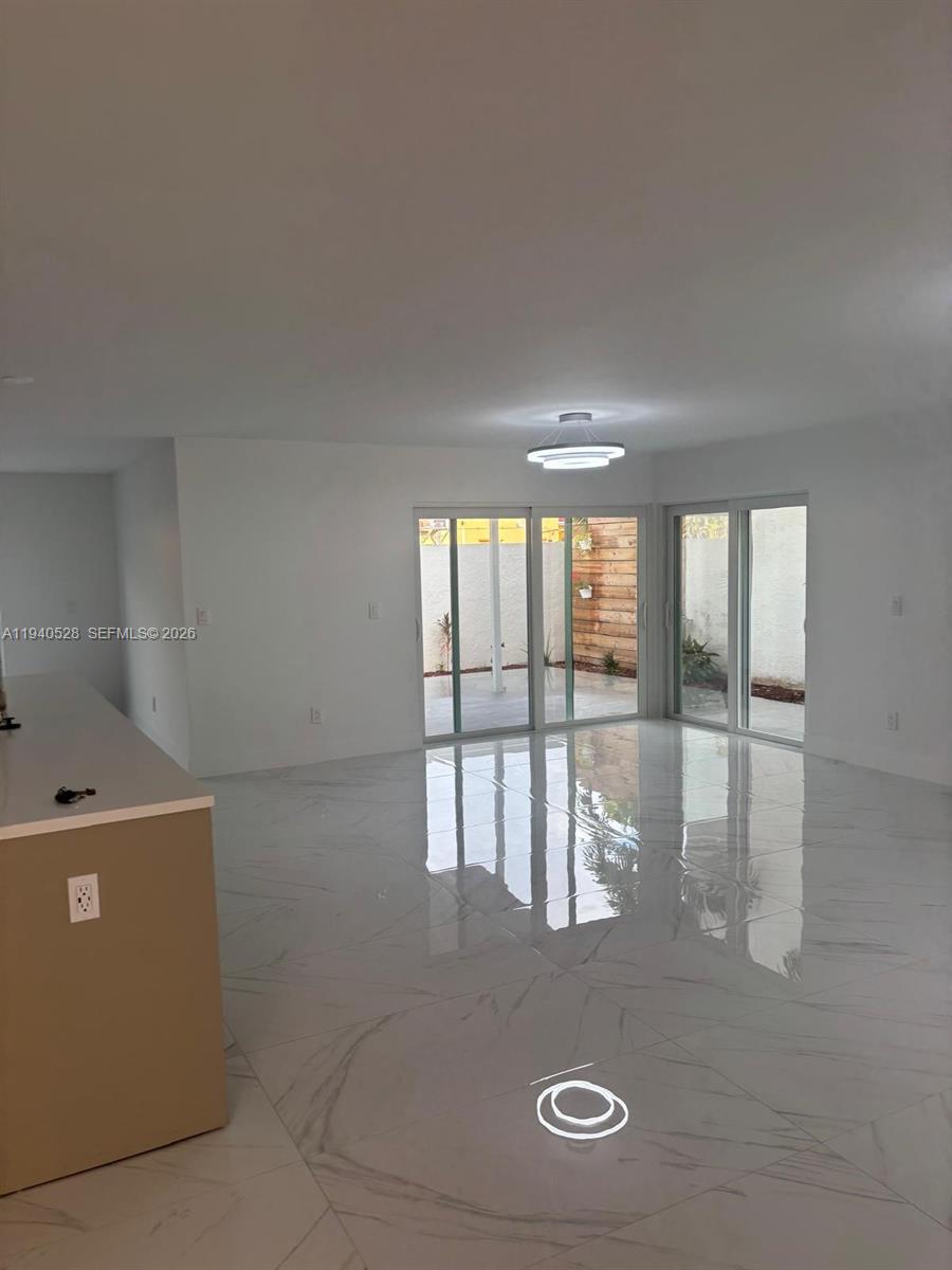 CHARLESTOWNE - Residential