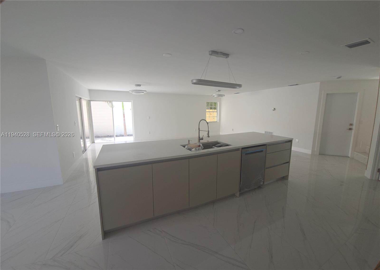 CHARLESTOWNE - Residential