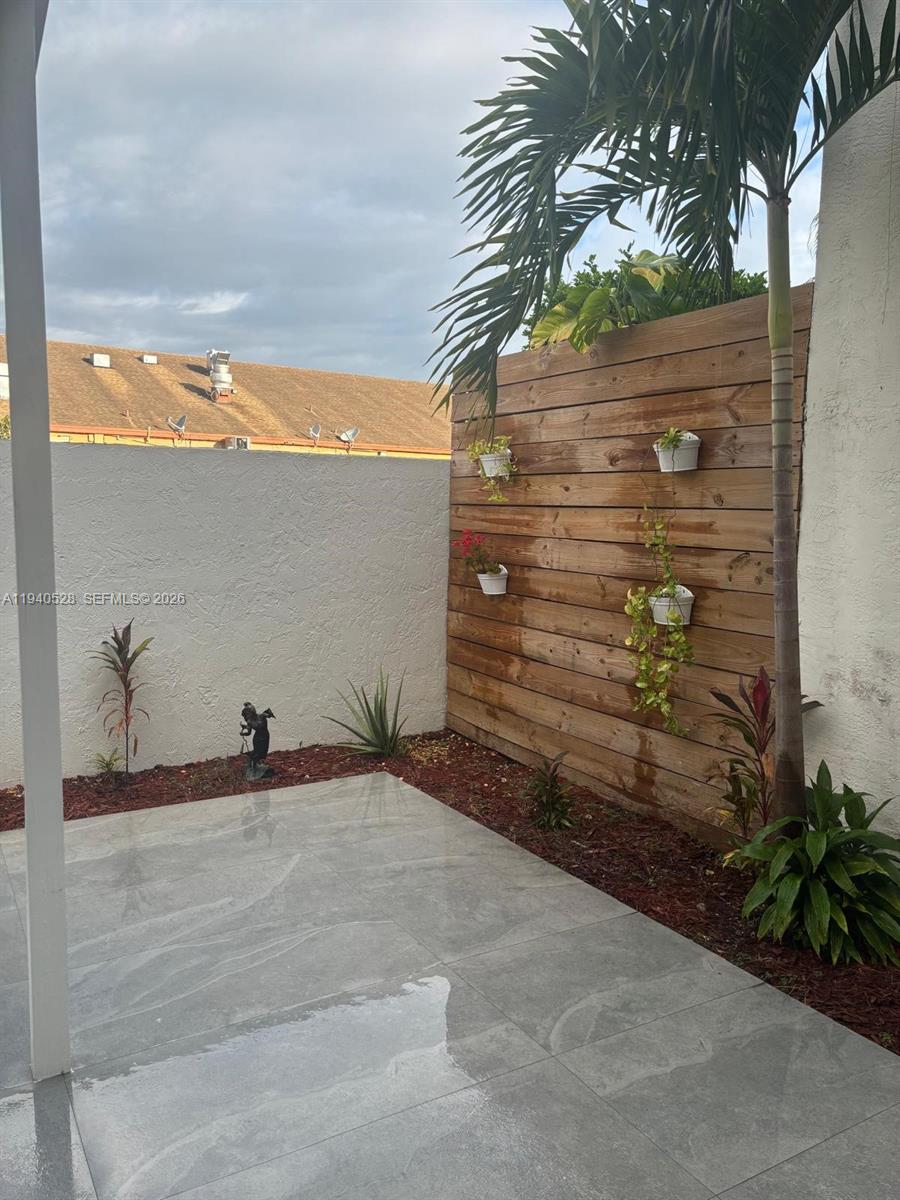 CHARLESTOWNE - Residential