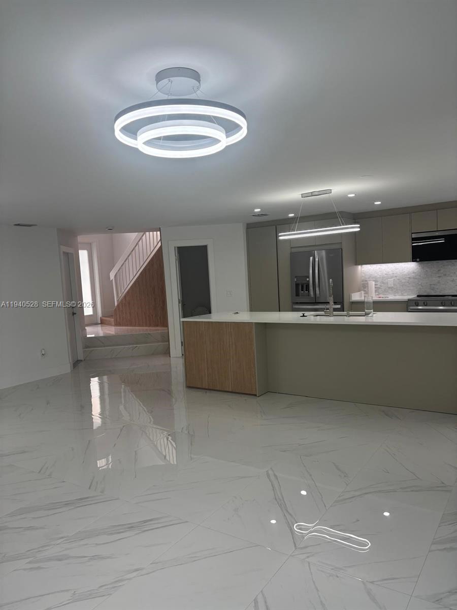 CHARLESTOWNE - Residential