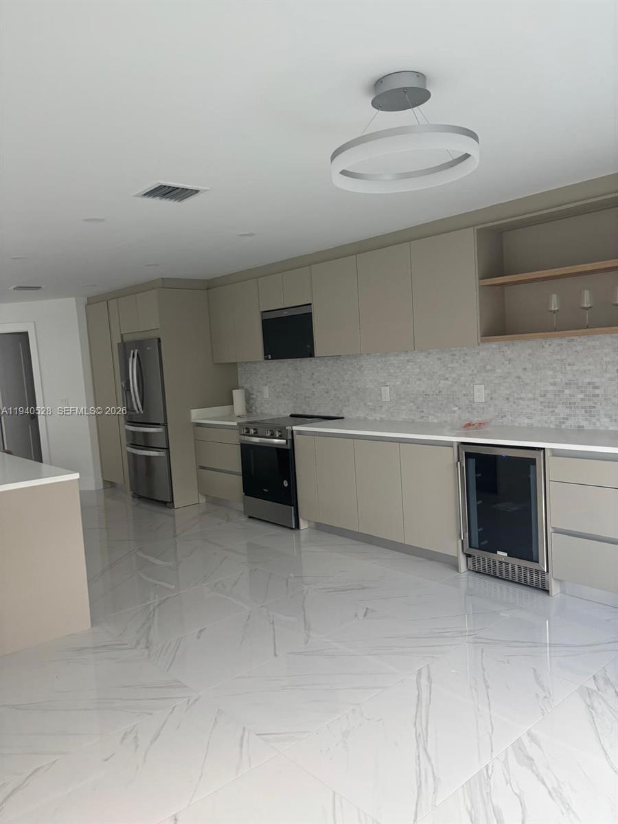 CHARLESTOWNE - Residential