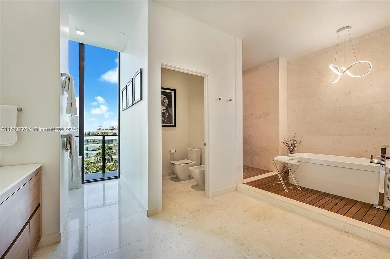 BRICKELLS FLAGLER - Residential