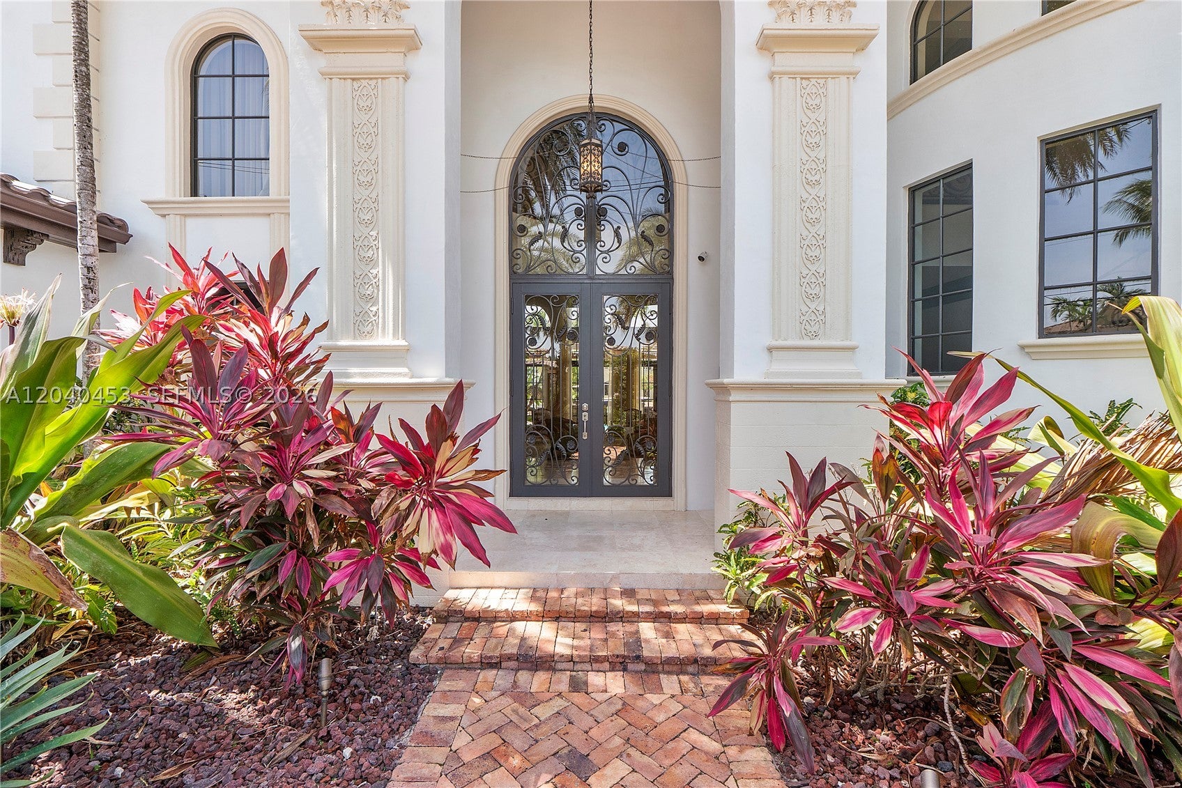 2601 Delmar Pl