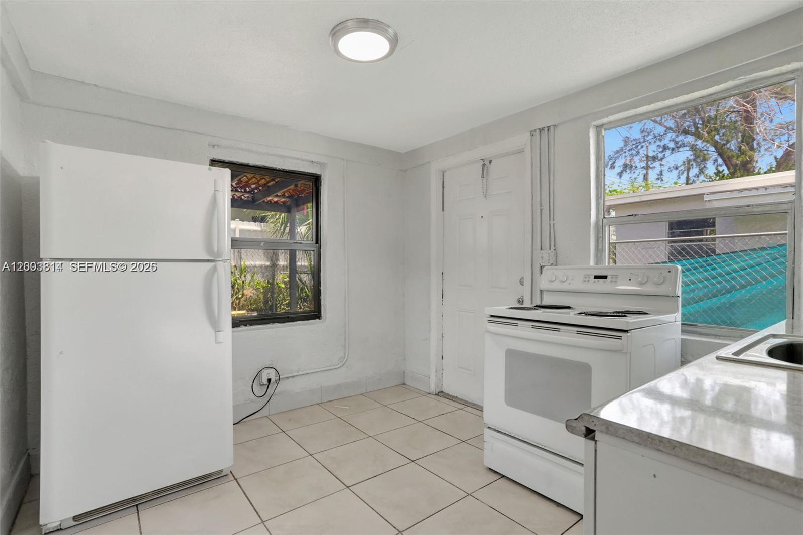 MIDDLE RIVER GARDENS - Residential Lease