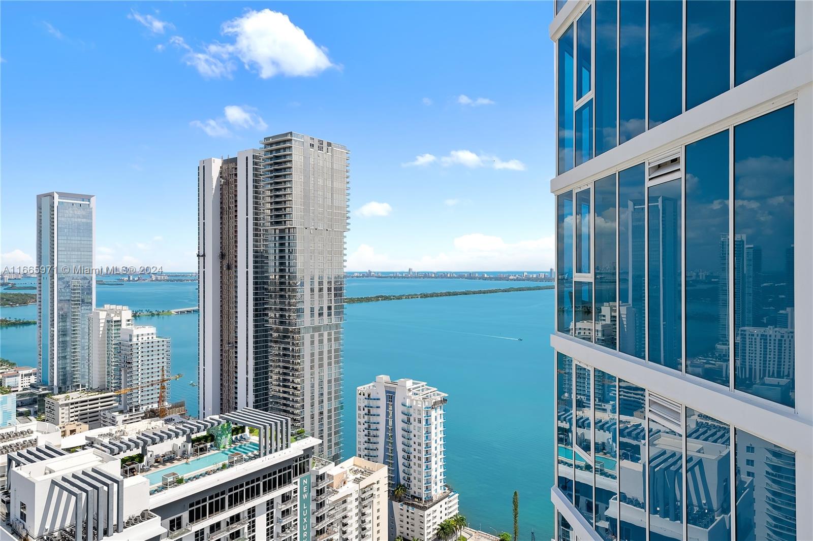 PARAMOUNT BAY CONDO - Residential