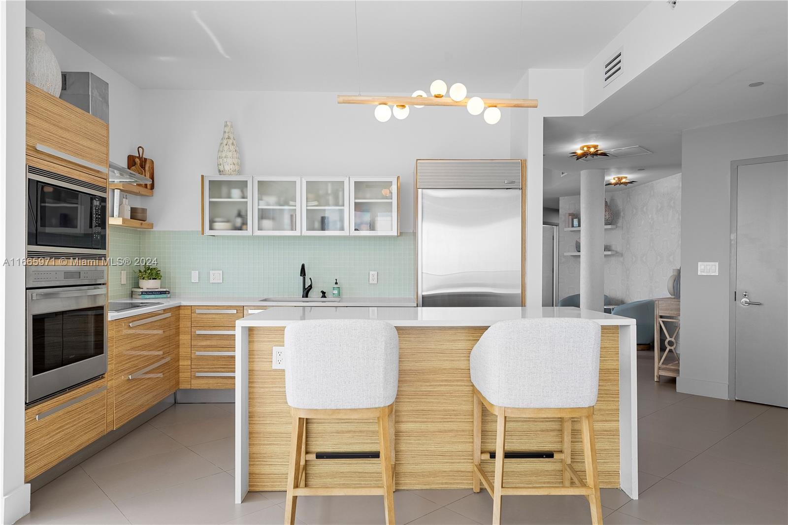 PARAMOUNT BAY CONDO - Residential