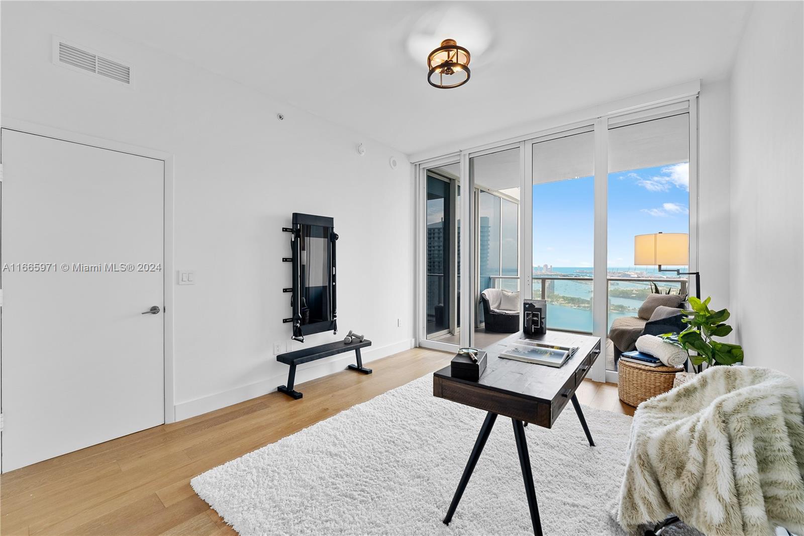 PARAMOUNT BAY CONDO - Residential