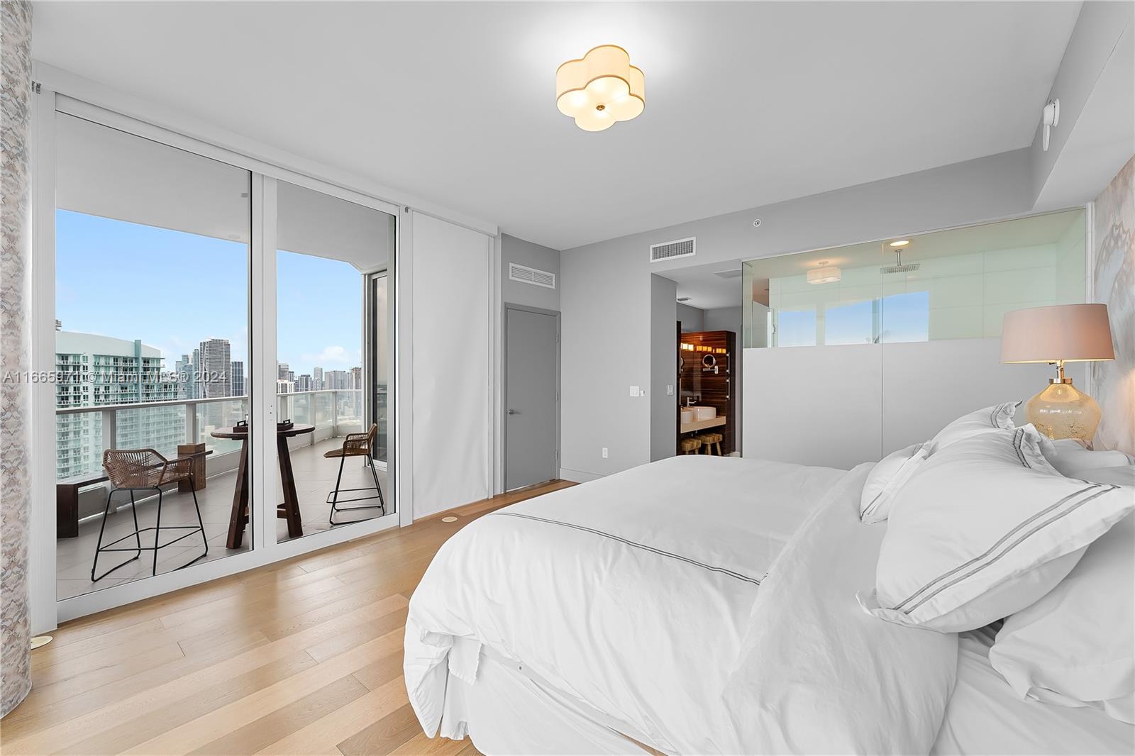 PARAMOUNT BAY CONDO - Residential