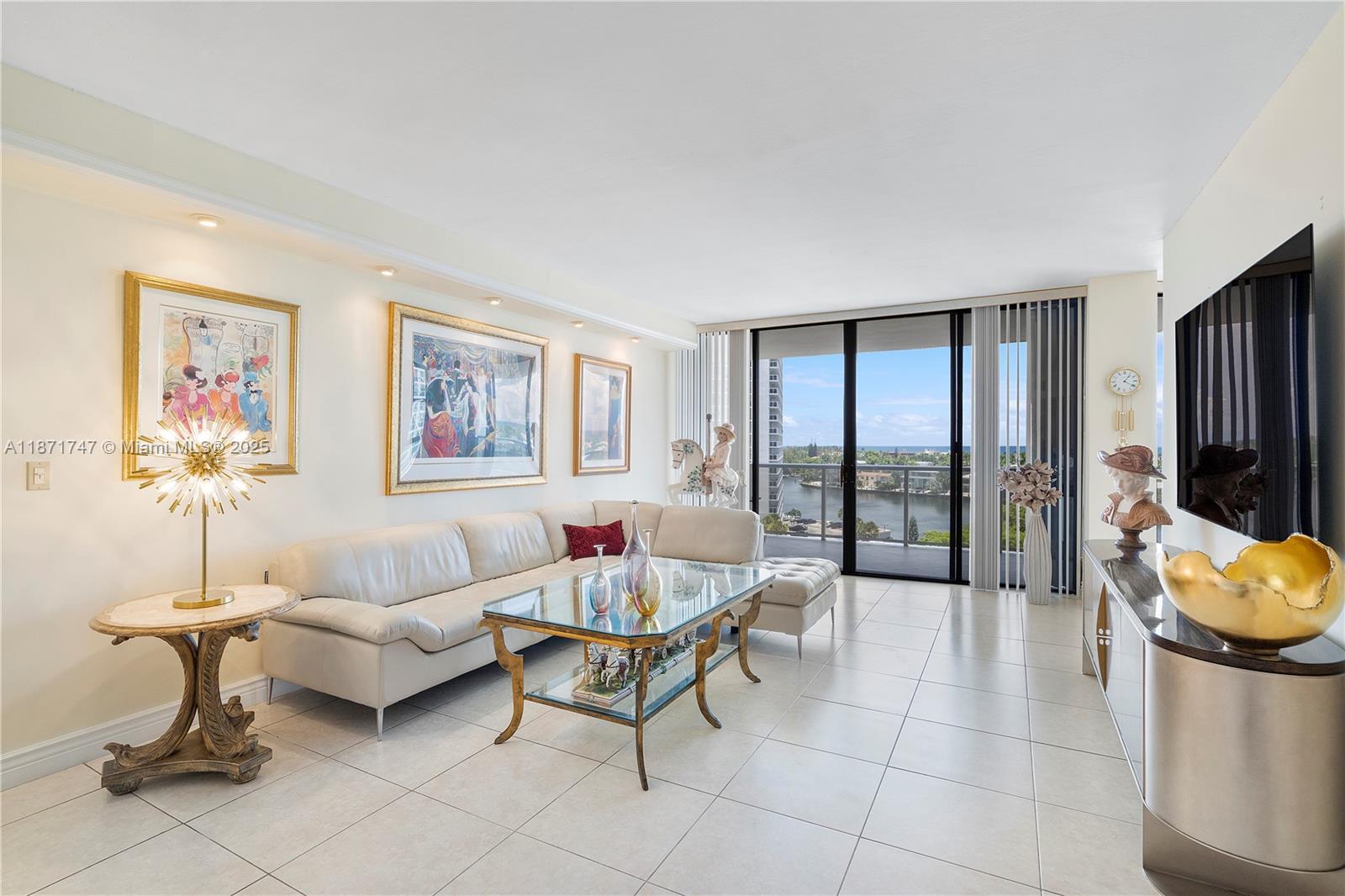 HAMPTONS WEST CONDO - Residential