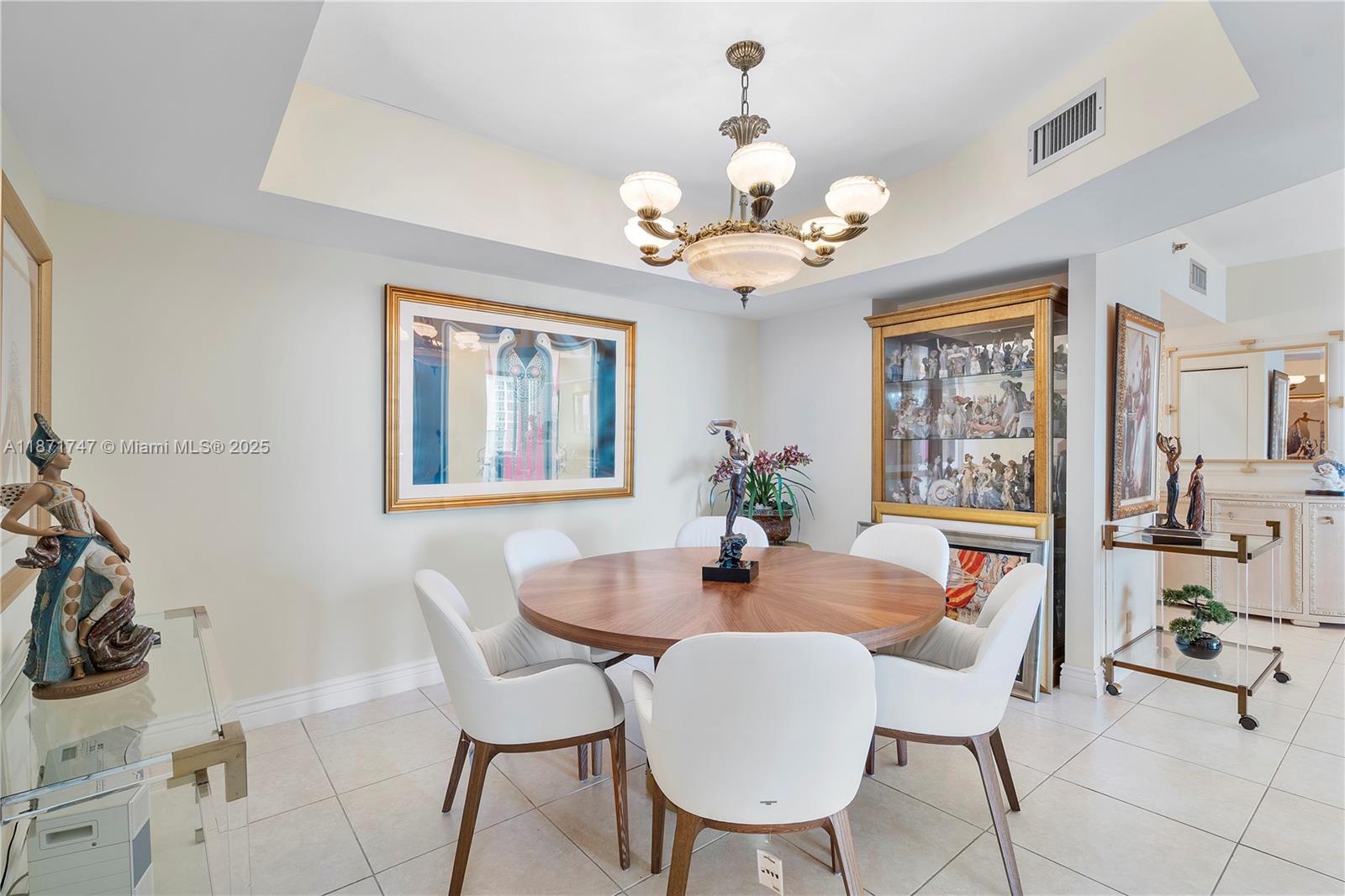 HAMPTONS WEST CONDO - Residential